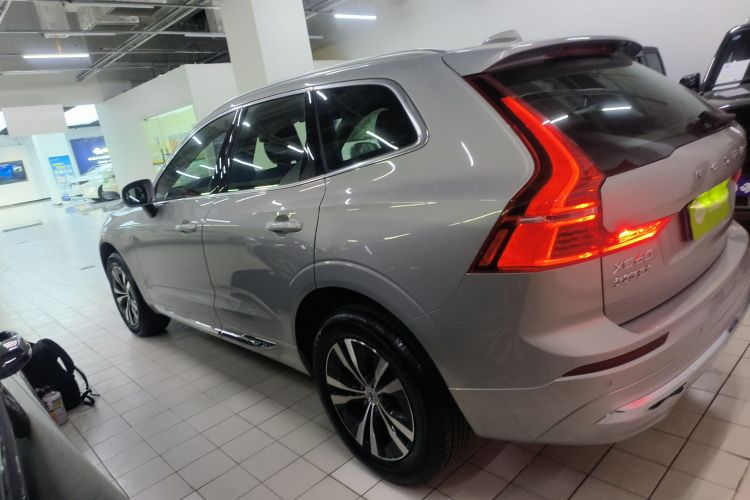 沃尔沃XC60 2024款 B5 四驱智逸豪华版车身外观4