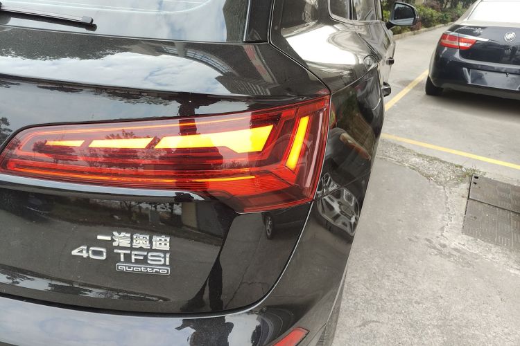 奥迪Q5L 2024款 40 TFSI 豪华动感型车身外观9
