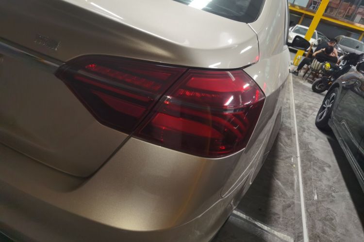 吉利汽车 帝豪 2018款 1.5L CVT向上互联版车身外观9