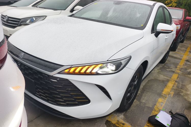 比亚迪 秦PLUS 2025款 DM-i 智驾版 55KM领先型车身外观1