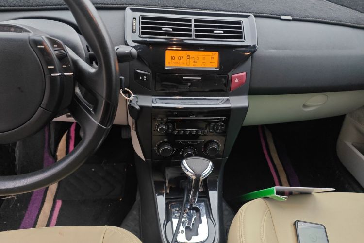 雪铁龙 世嘉 2013款 三厢 1.6L 自动品尚型中控内饰16