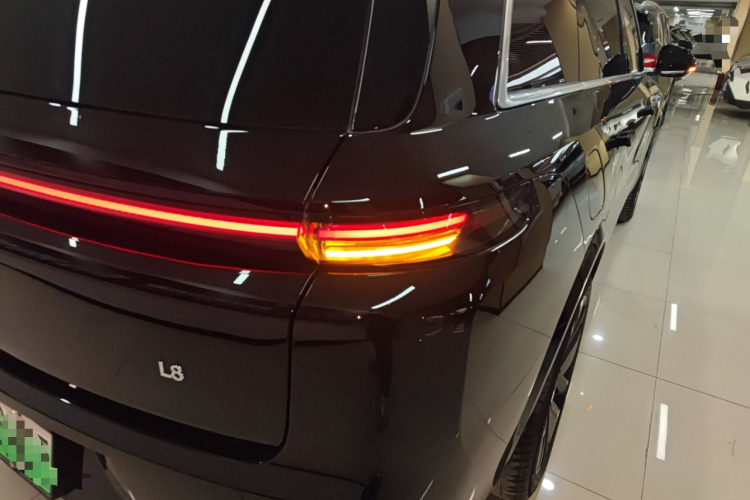 理想汽车 理想L8 2024款 Ultra车身外观9