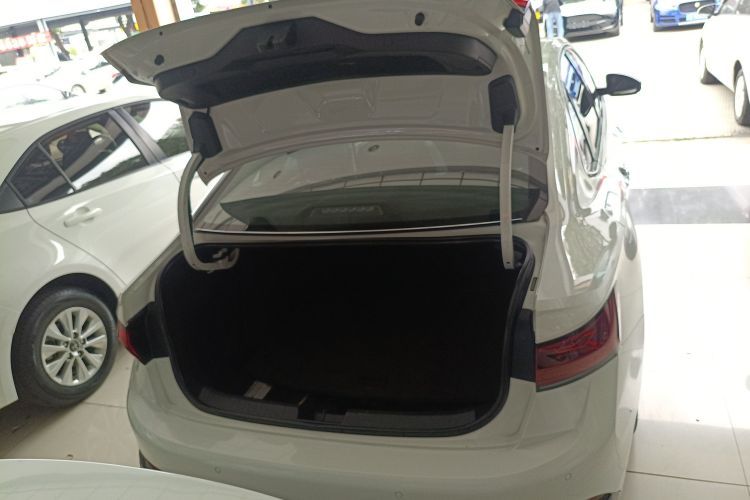 大众 速腾 2023款 200TSI DSG超越版机舱底盘23