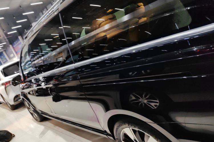 奔驰V级 2022款 V 260 尊贵版车身外观6003