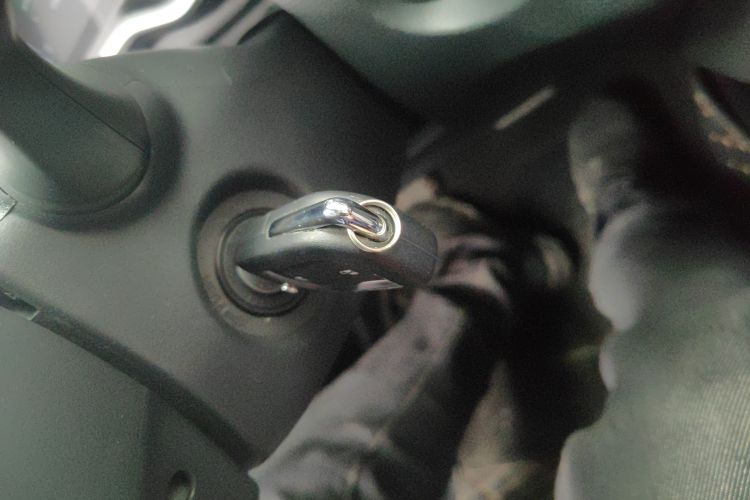 丰田 锋兰达 2024款 2.0L CVT精英plus版中控内饰11