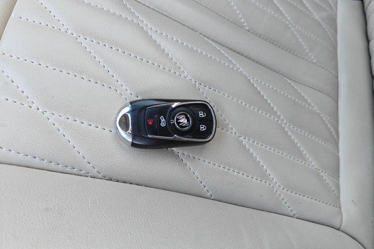 别克GL8 2023款 改款 陆上公务舱 豪华型中控内饰7001