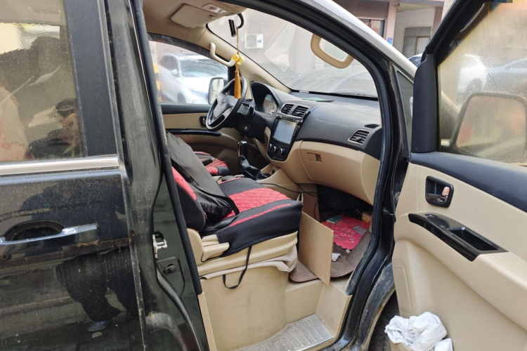 五菱汽车 五菱征程 2015款 1.8L豪华型LJ479QE2局部细节9005