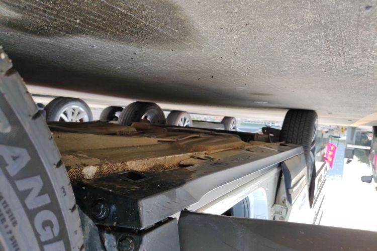 奔腾T77 2019款 230 TID 自动豪华型 国V局部细节9001