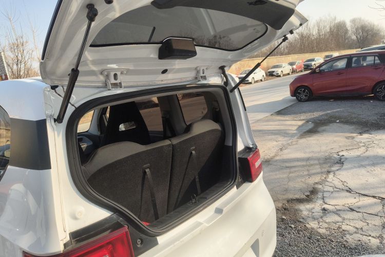 五菱汽车 宏光MINIEV 2020款 悦享款 三元锂机舱底盘23