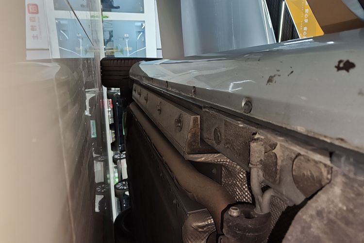 鸿蒙智行 问界M5 2022款 增程四驱性能版局部细节9001