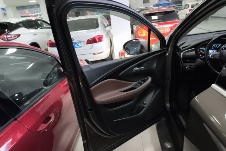 别克 昂科威 2017款 28T 四驱精英型中控内饰47