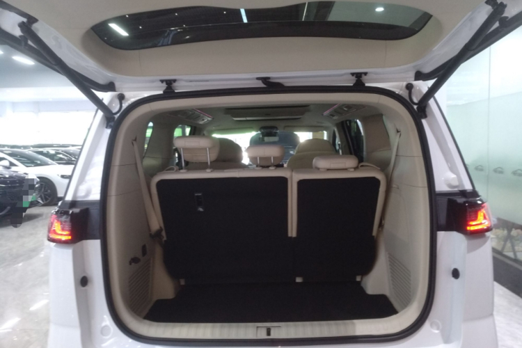 岚图汽车 岚图梦想家 2025款 PHEV 四驱尊贵鲲鹏版局部细节23