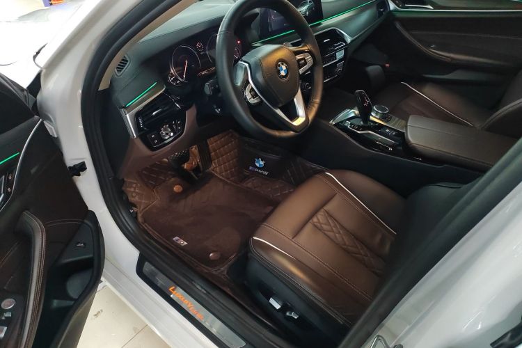 宝马5系 2018款 改款 530Li 领先型 豪华套装中控内饰20