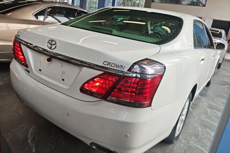 丰田 皇冠 2012款 2.5L Royal 导航版车身外观7