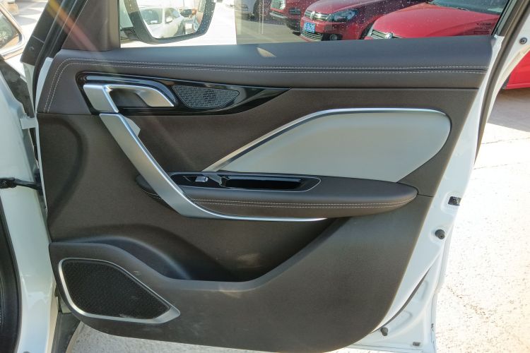 吉利汽车 嘉际 2019款 1.5TD MHEV DCT臻享型中控内饰7005