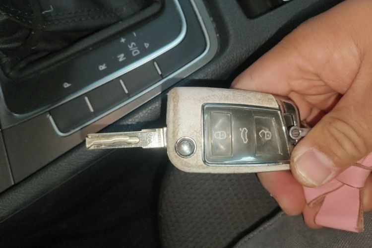 大众 高尔夫 2015款 1.6L 自动舒适型中控内饰11