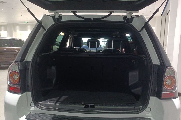 路虎 神行者2 2014款 2.0T Si4 SE汽油版局部细节23