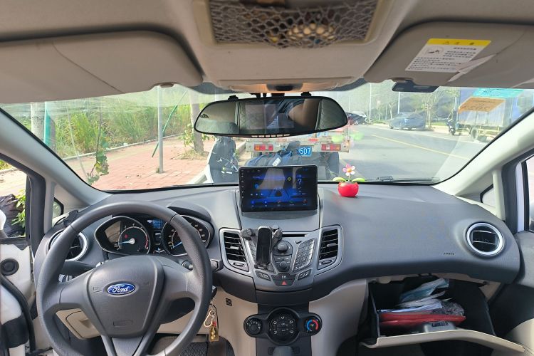 福特 嘉年华 2013款 三厢 1.5L 自动时尚型中控内饰22