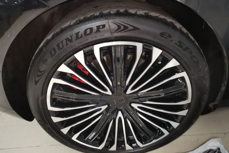 阿维塔12 2025款 Ultra增程版车身外观6008