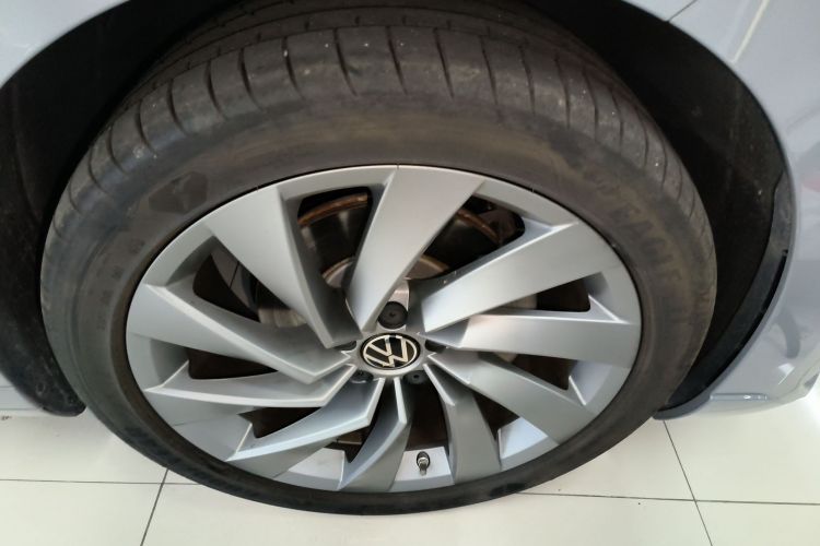 一汽-大众CC 2024款 380TSI 夺目版车身外观10