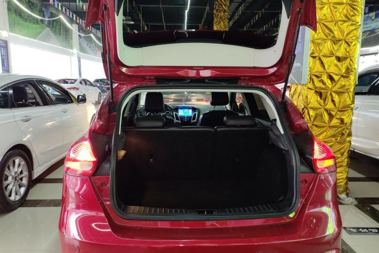 福特 福克斯 2020款 两厢经典 1.5L 自动风尚型机舱底盘23