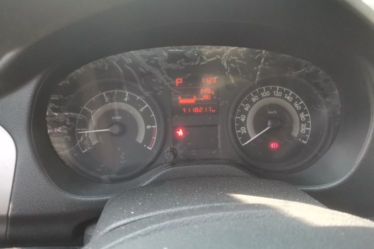 标致301 2014款 1.6L 自动舒适版中控内饰14