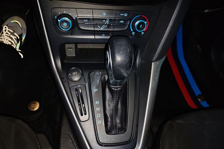 福特 福克斯 2017款 两厢 1.6L 自动舒适型智行版中控内饰18