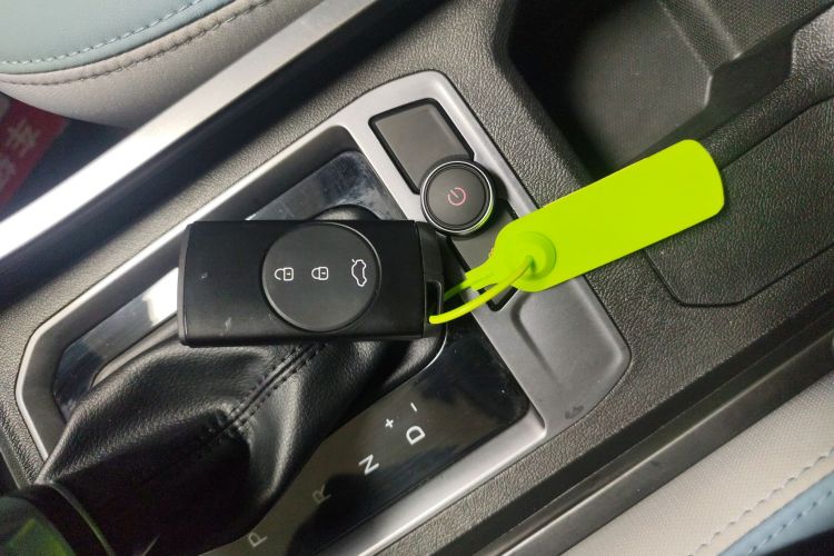 奇瑞 瑞虎3X 2022款 PLUS 1.5L CVT时尚版中控内饰7001