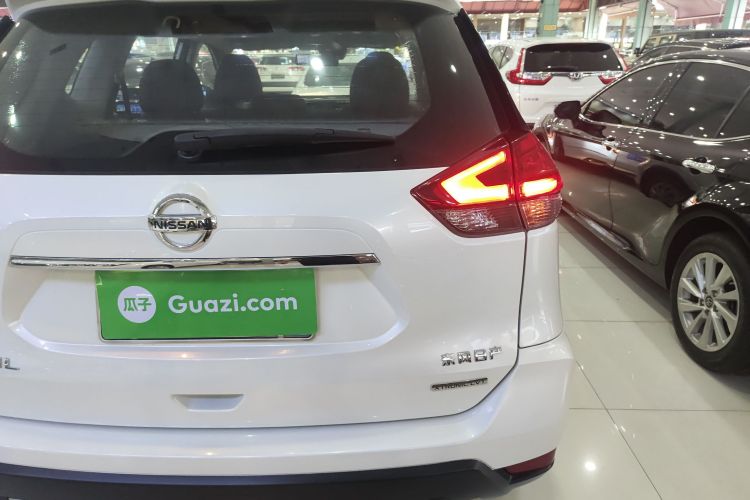 日产 奇骏 2019款 2.0L CVT智联舒适版 2WD车身外观9