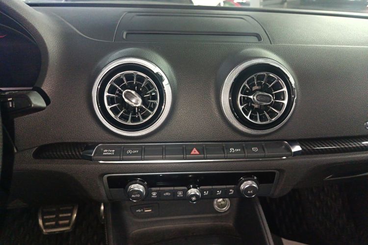 奥迪S3 2017款 改款 S3 2.0T Limousine局部细节16