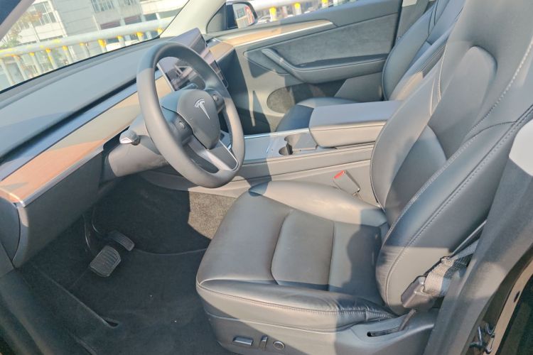 特斯拉 Model Y 2021款 标准续航后驱版局部细节19