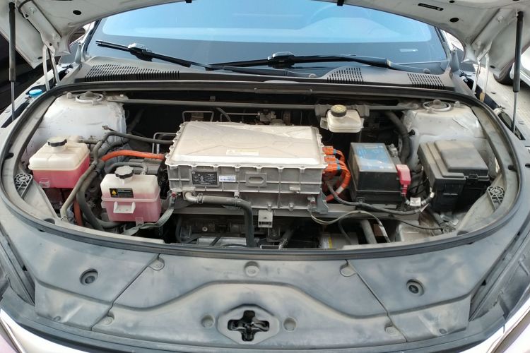 比亚迪 汉 2021款 EV 标准续航版豪华型机舱底盘24