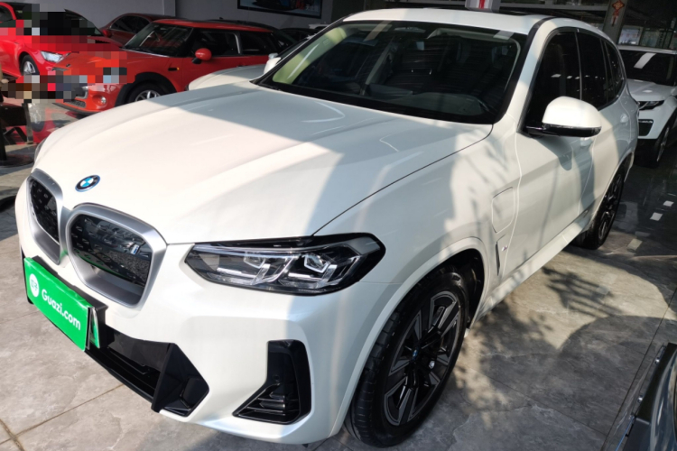 宝马iX3 2022款 改款 领先型车身外观1