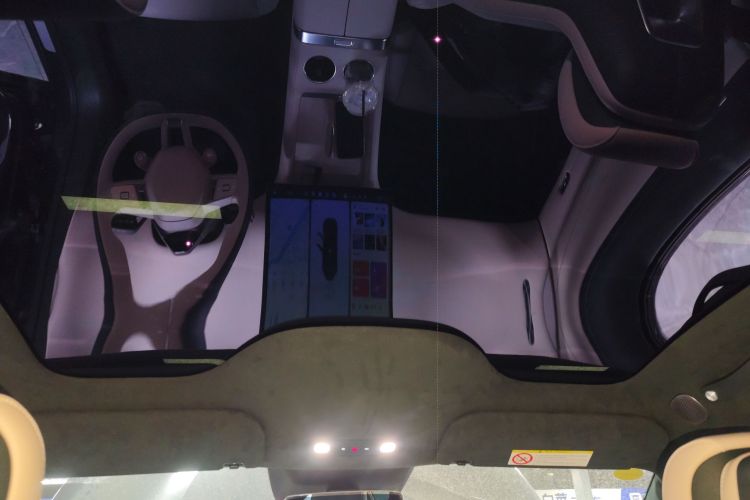 小米汽车 小米YU7 2025款 超长续航高性能四驱Max版局部细节22