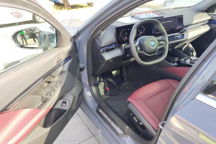 宝马i5 2024款 eDrive 35L 尊享型 豪华套装中控内饰7003