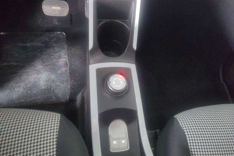 五菱汽车 宏光MINIEV 2024款 第三代 170km中控内饰18