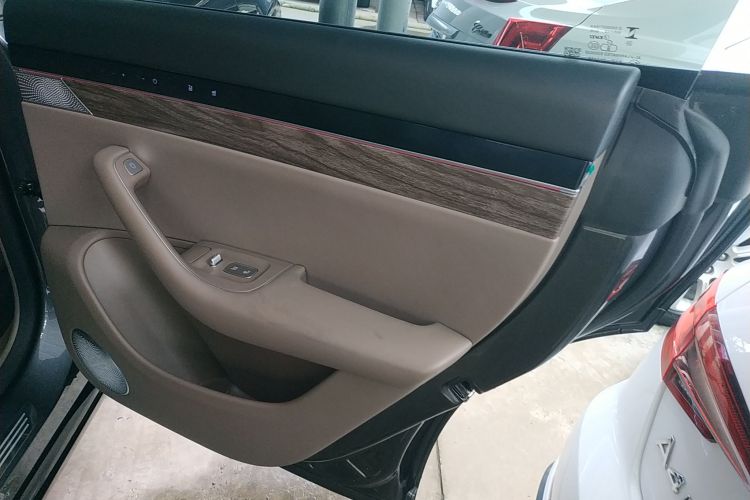 鸿蒙智行 智界R7 2025款 增程 251km Max中控内饰45