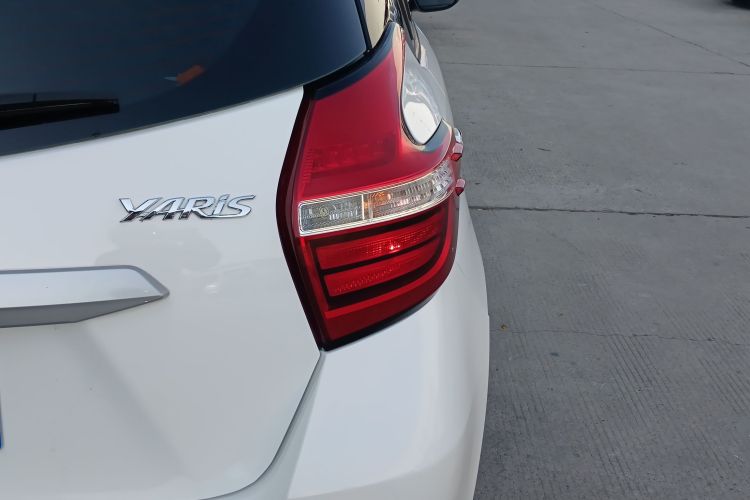 丰田 YARiS L 致炫 2016款 改款 1.5E CVT魅动版车身外观9