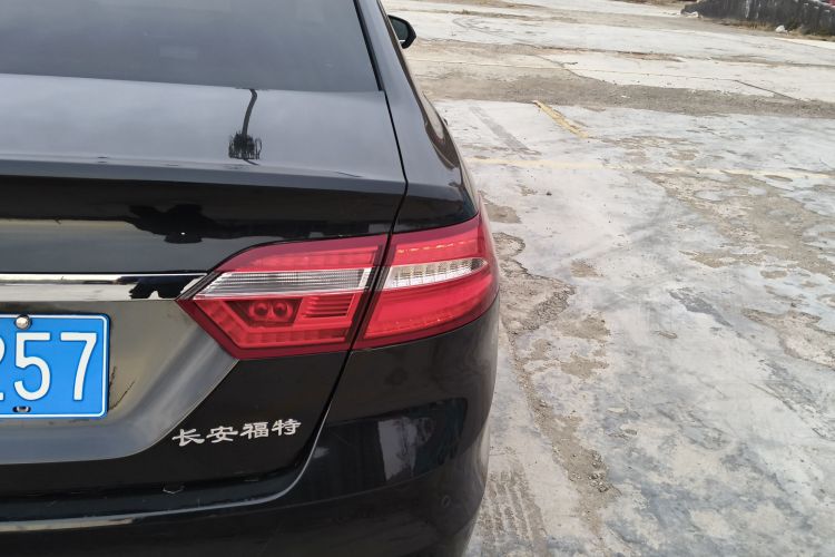 福特 金牛座 2016款 EcoBoost 180 豪华型车身外观9