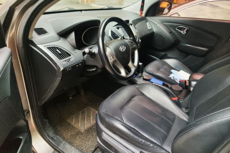 北京现代ix35 2015款 2.0L 自动两驱智能型 国IV中控内饰20