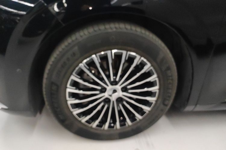 腾势D9 2022款 DM-i 970 四驱旗舰型车身外观6007