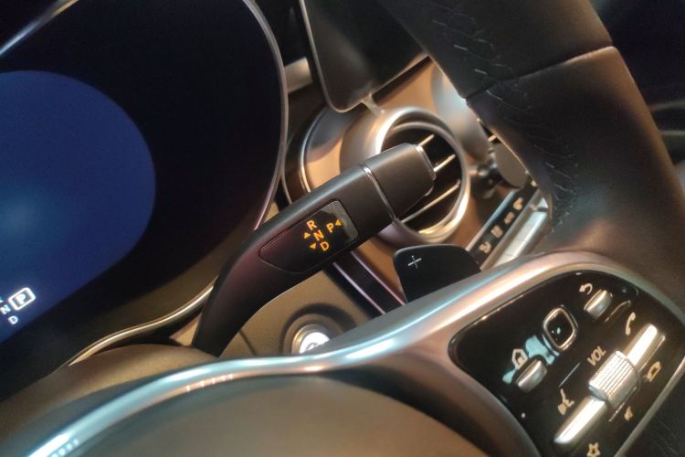 奔驰GLC 2020款 GLC 300 L 4MATIC 动感型中控内饰18