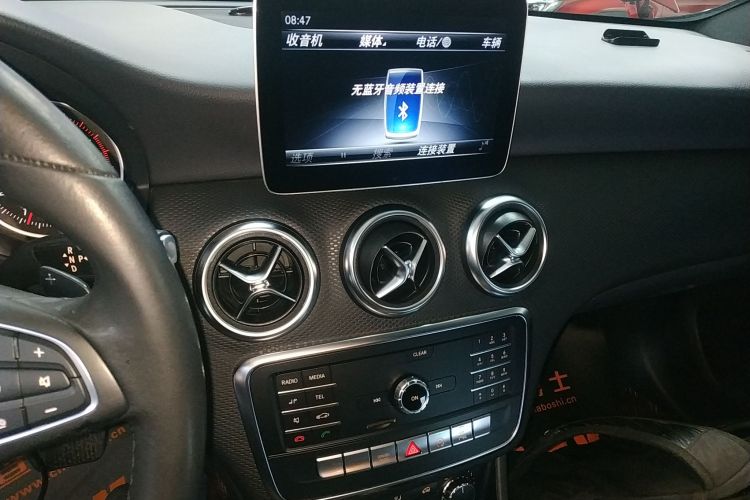 奔驰A级(进口) 2018款 A 200 动感型局部细节16