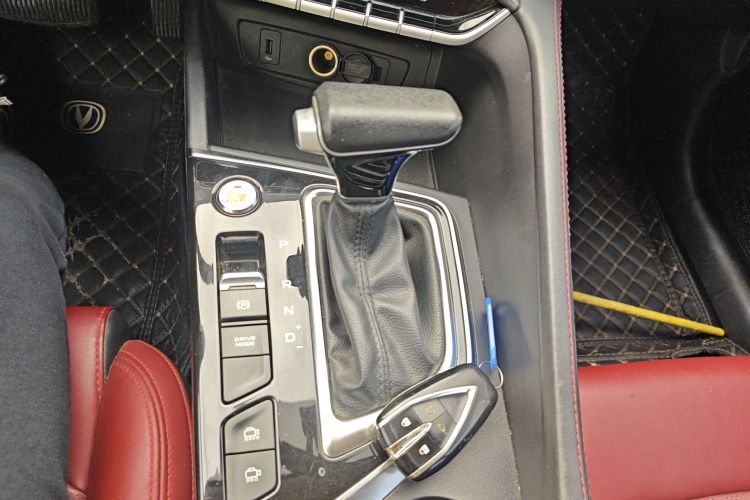 长安 逸动 2020款 PLUS 蓝鲸NE 1.4T GDI DCT旗舰型中控内饰18