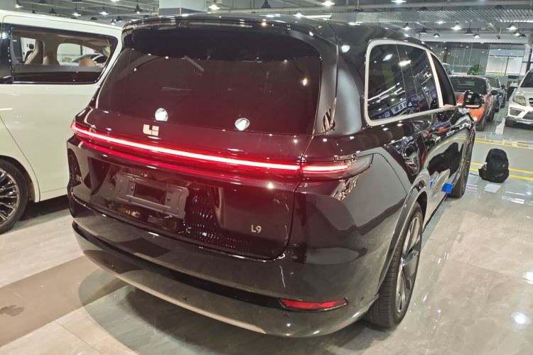 理想汽车 理想L9 2025款 Ultra 智能焕新版车身外观7