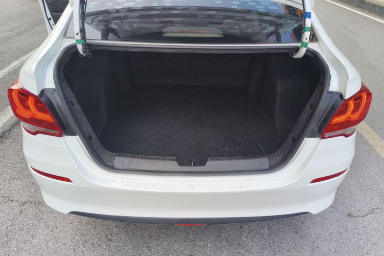 雪佛兰 科沃兹 2019款 320 自动欣享天窗版中控内饰23