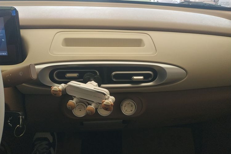 五菱汽车 宏光MINIEV 2025款 四门版 进阶款中控内饰16