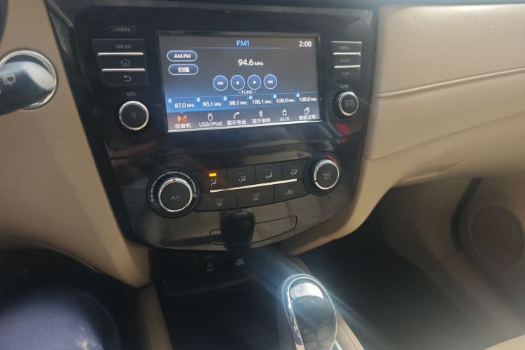 日产 奇骏 2017款 2.0L CVT舒适版 2WD中控内饰16