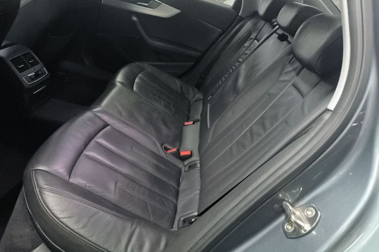 奥迪A4L 2019款 40 TFSI 时尚型 国V中控内饰7004