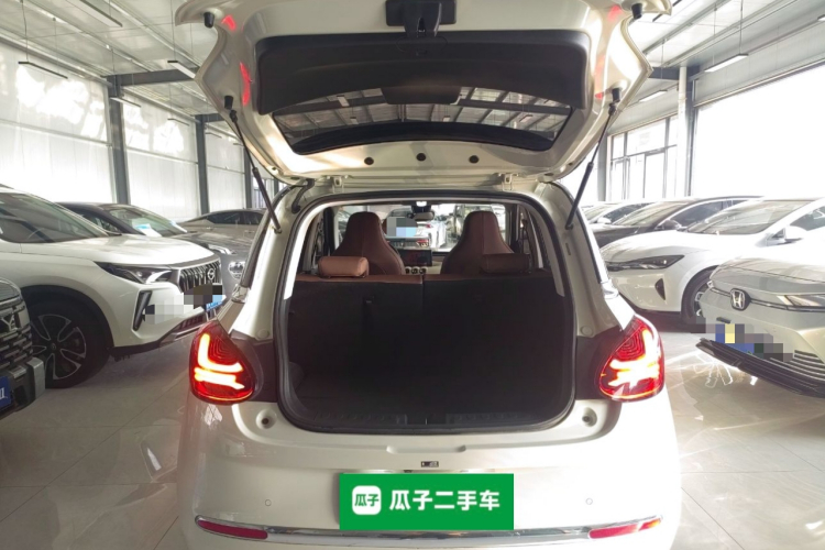 五菱汽车 五菱缤果 2023款 203km 舒享款机舱底盘23